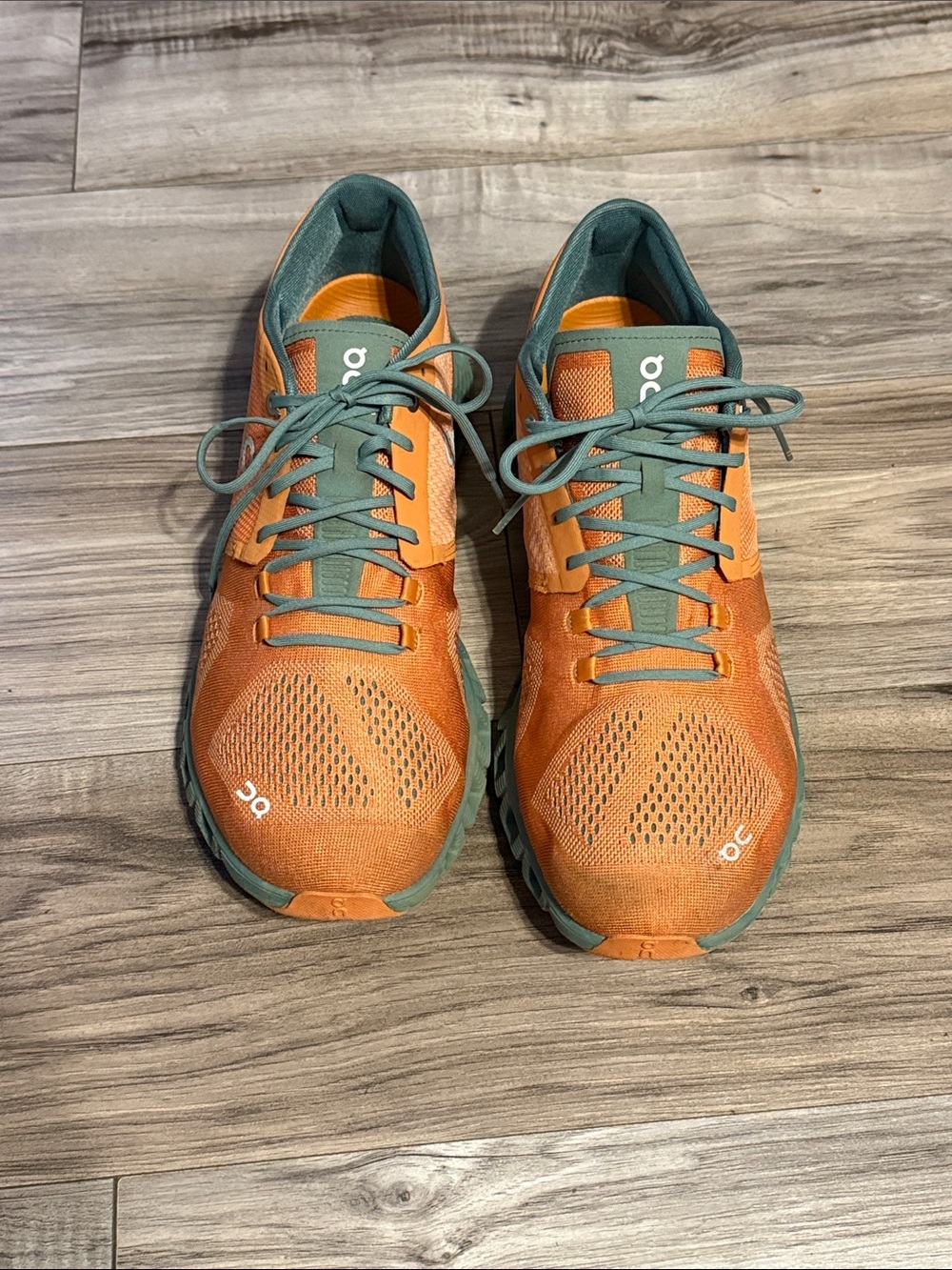 On Cloud X Men's Athletic Shoes Orange and Green Size 11